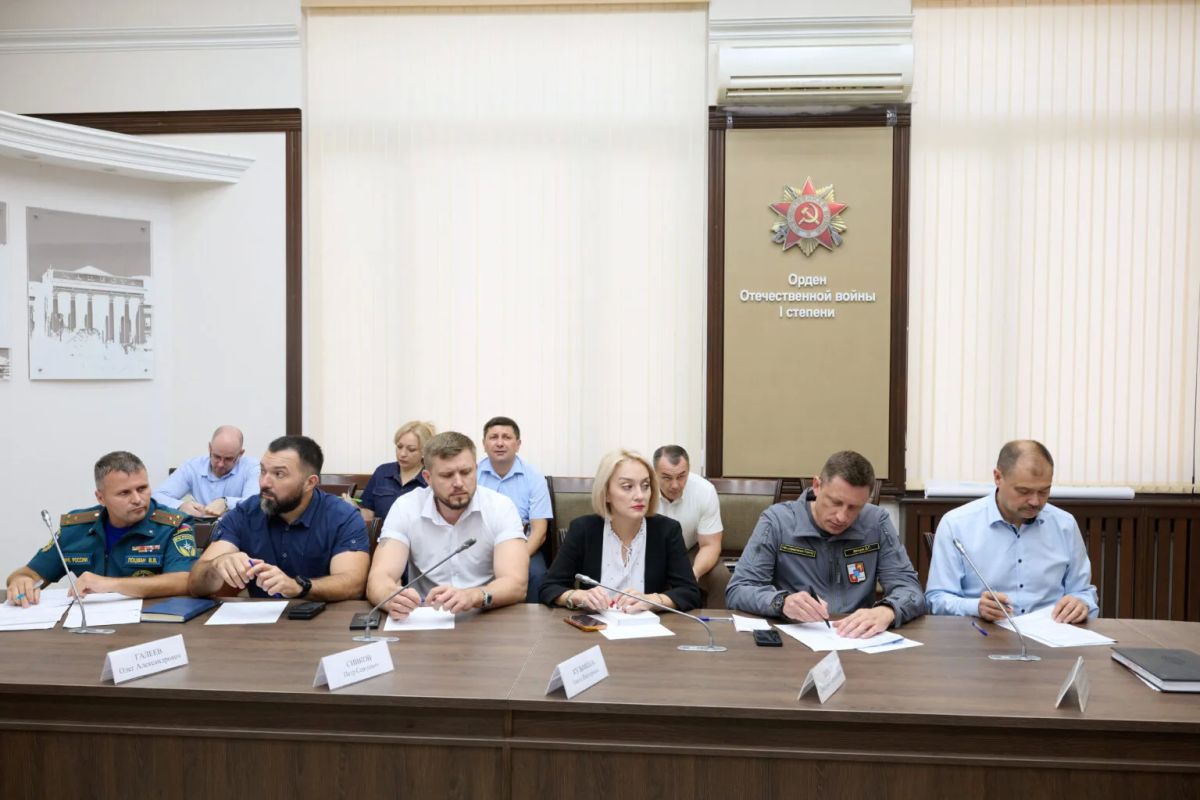 Глава Сочи Андрей Прошунин провёл заседание городского оперштаба Глава Сочи Андрей Прошунин провёл заседание городского оперштаба