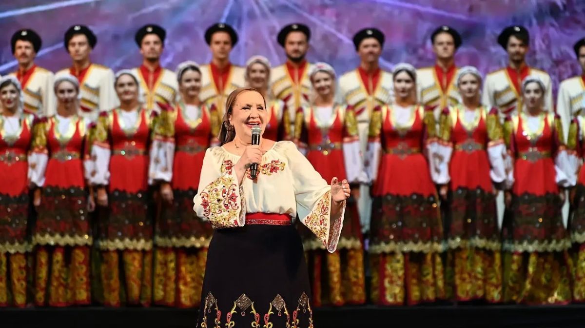 В краснодарской филармонии имени Григория Пономаренко в преддверии профессионального праздника чествовали работников и ветеранов нефтяной и газовой промышленности В краснодарской филармонии имени Григория Пономаренко в преддверии профессионального праздника чествовали работников и ветеранов нефтяной и газовой промышленности