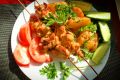 Сочные куриные шпажки с пряным картофелем: идеальный обед с минимальными усилиями