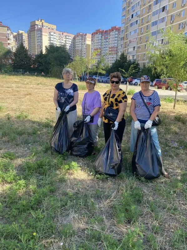 Во всех внутригородских округах Краснодара проходят субботники Во всех внутригородских округах Краснодара проходят субботники