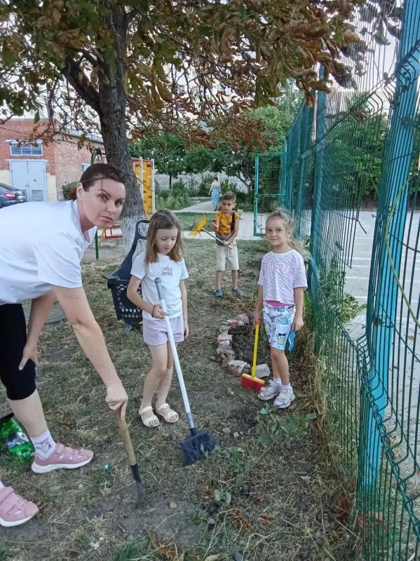 Во всех внутригородских округах Краснодара проходят субботники Во всех внутригородских округах Краснодара проходят субботники