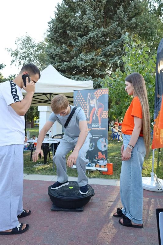 Интерактивные зоны и фудкорт создают настроение настоящего пикника Интерактивные зоны и фудкорт создают настроение настоящего пикника