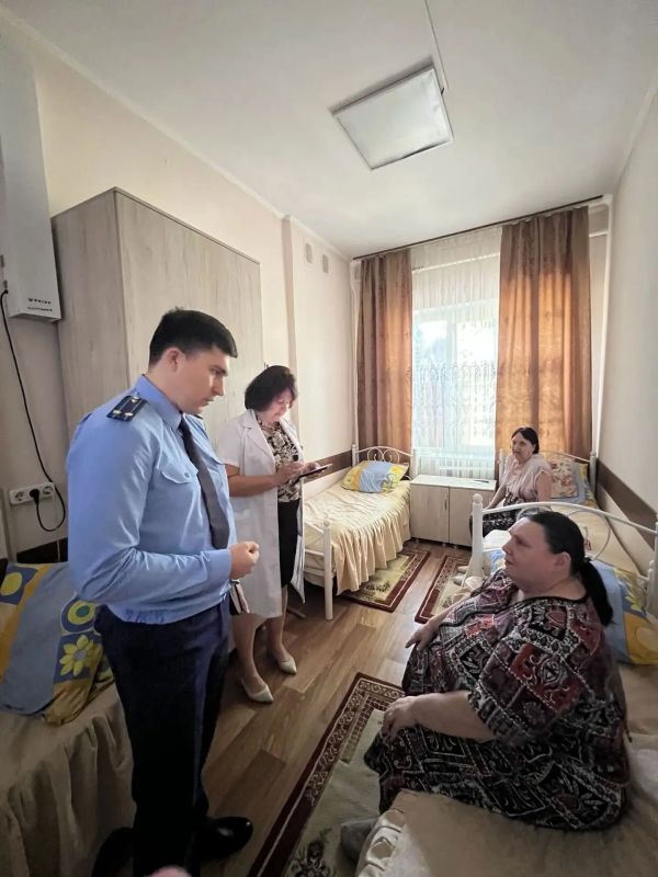 Прокурором Мостовского района проверено соблюдение прав граждан в доме-интернате для престарелых и инвалидов Прокурором Мостовского района проверено соблюдение прав граждан в доме-интернате для престарелых и инвалидов