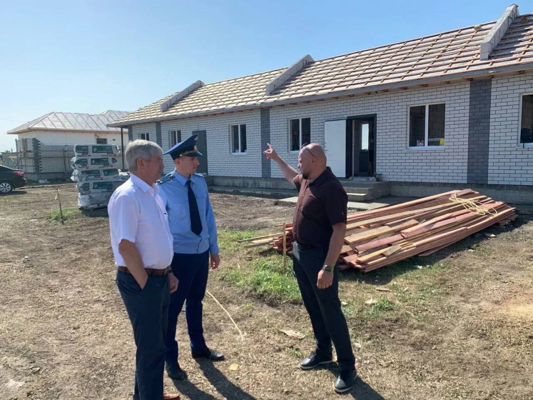 Прокурором Калининского района проверен ход строительно-монтажных работ квартир для детей-сирот