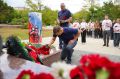 «Общая боль». Стихийный мемориал, как дань памяти погибшим сегодняшней ночью мирным жителям Новороссийска, появился в сквере имени А.Н. Рыбнева. Чудовищная и беспринципная атака оборвала жизни четырех людей, в их числе –...