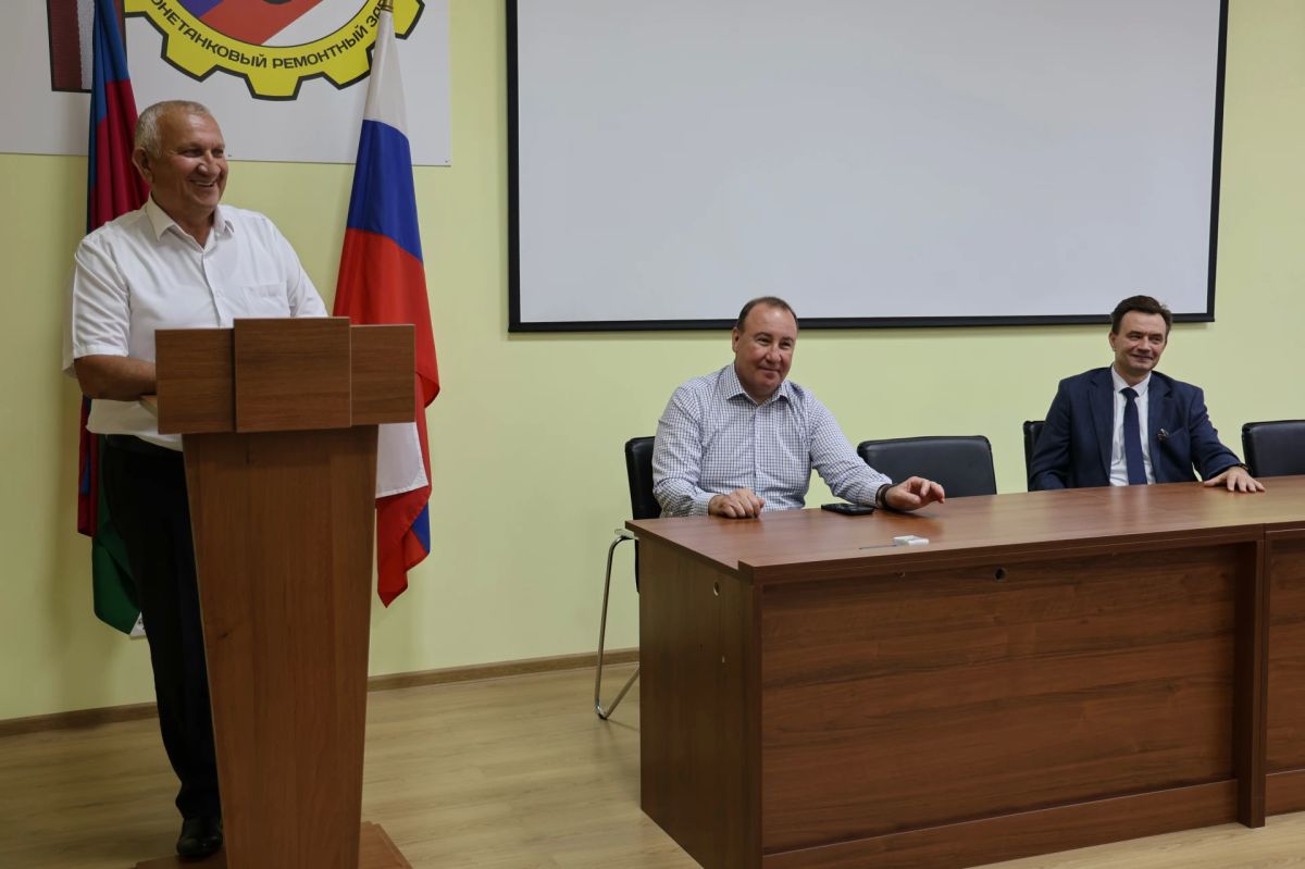 В ПРЕДДВЕРИИ ДНЯ ТАНКИСТА В АРМАВИРЕ ВРУЧИЛИ ГОСУДАРСТВЕННУЮ НАГРАДУ