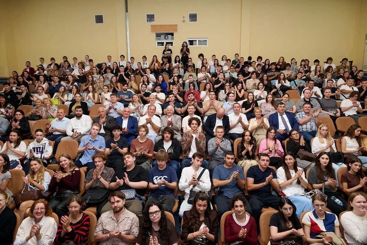 В Сочи отметили День языков народов Российской Федерации В Сочи отметили День языков народов Российской Федерации