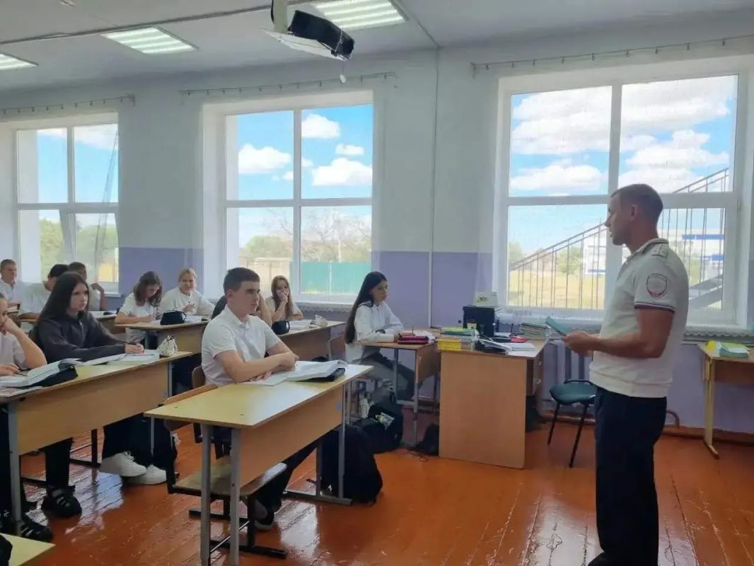 Транспортные полицейские Анапы провели профилактические встречи со школьниками Транспортные полицейские Анапы провели профилактические встречи со школьниками