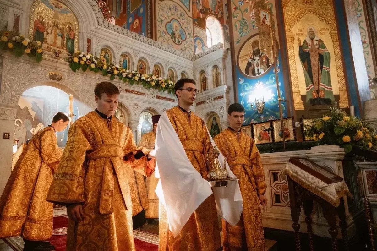 В Войсковом соборе Александра Невского Краснодара прошли торжества в честь 20-летия со дня возрождения В Войсковом соборе Александра Невского Краснодара прошли торжества в честь 20-летия со дня возрождения