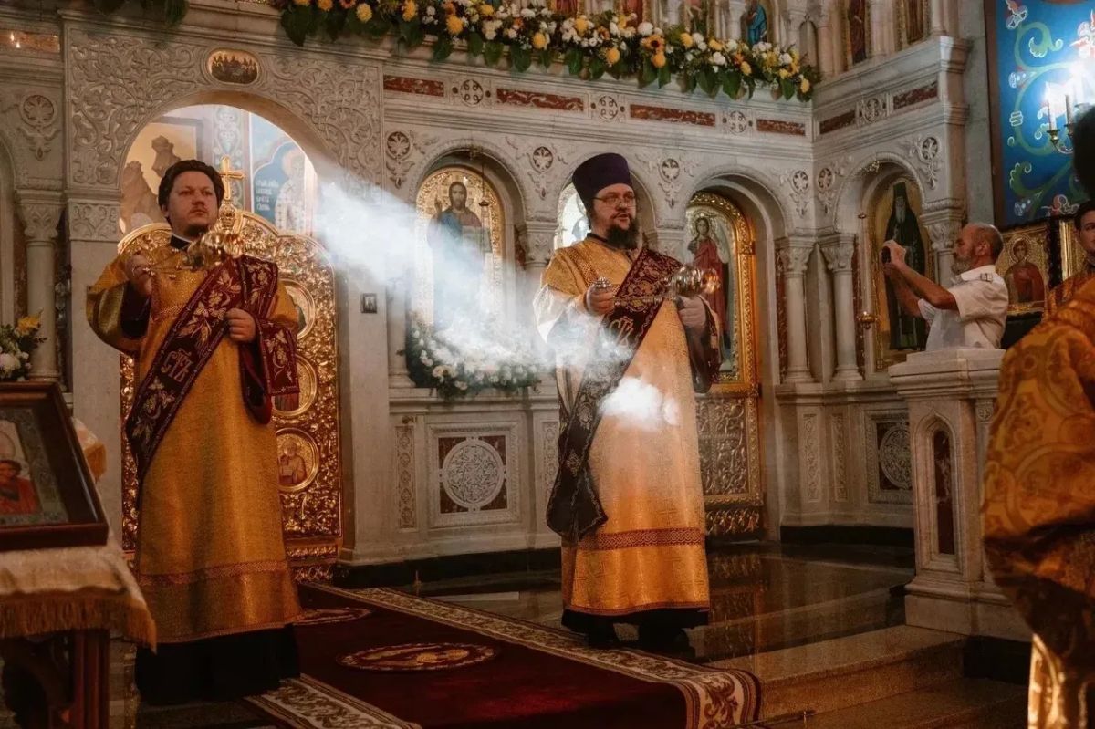 В Войсковом соборе Александра Невского Краснодара прошли торжества в честь 20-летия со дня возрождения В Войсковом соборе Александра Невского Краснодара прошли торжества в честь 20-летия со дня возрождения