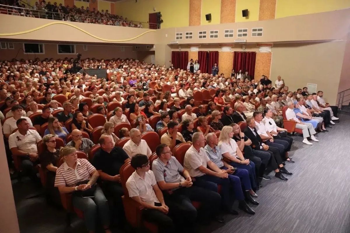 Алексей Богодистов: Говорить о развитии Краснодарского края невозможно без людей, которые своим трудом, поступками и неравнодушием каждый день двигают его вперёд Алексей Богодистов: Говорить о развитии Краснодарского края невозможно без людей, которые своим трудом, поступками и неравнодушием каждый день двигают его вперёд