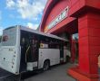 В Симферополе автобус врезался в здание магазина