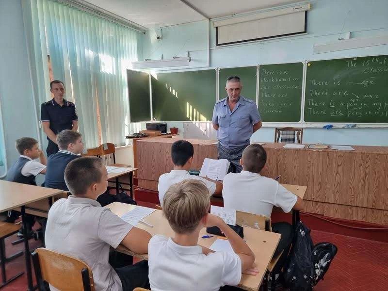 Транспортные полицейские Краснодара провели урок безопасности для школьников Транспортные полицейские Краснодара провели урок безопасности для школьников