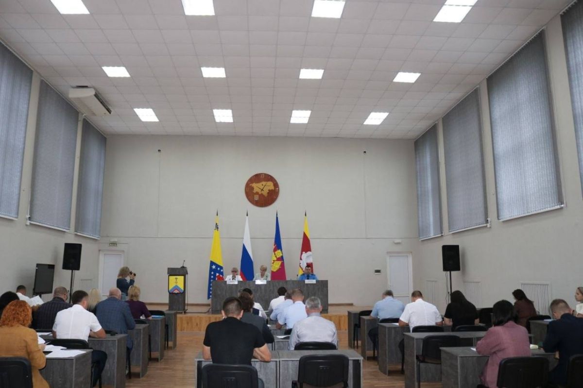 Прокурор Гулькевичского района Владимир Хлынов участвовал в 16-м заседании Совета МО Гулькевичский район Прокурор Гулькевичского района Владимир Хлынов участвовал в 16-м заседании Совета МО Гулькевичский район