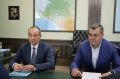 Председатель ЗСК Юрий Бурлачко провел рабочую встречу с главой Приморско-Ахтарского муниципального округа Артемом Сошиным