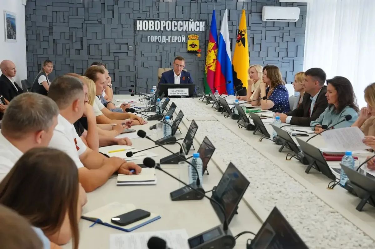 Андрей Кравченко: На планерном совещании:. - В Новороссийске приводят к единому стандарту нестационарные торговые объекты Андрей Кравченко: На планерном совещании:. - В Новороссийске приводят к единому стандарту нестационарные торговые объекты