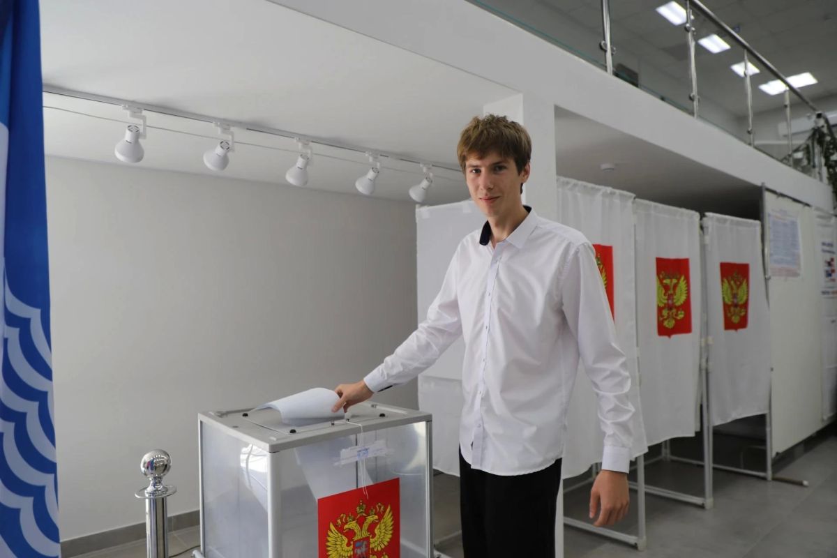 «Прибой» проголосовал почти всем коллективом на одном избирательном участке «Прибой» проголосовал почти всем коллективом на одном избирательном участке