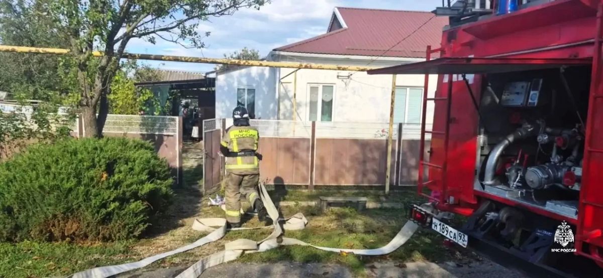 Пожарные Курганинска ликвидировали возгорание в летней кухне Пожарные Курганинска ликвидировали возгорание в летней кухне
