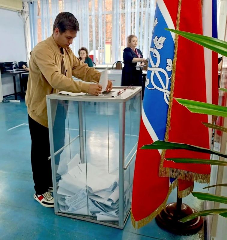МОЛОДЕЖЬ АРМАВИРА ОПРЕДЕЛЯЕТ БУДУЩЕЕ МОЛОДЕЖЬ АРМАВИРА ОПРЕДЕЛЯЕТ БУДУЩЕЕ