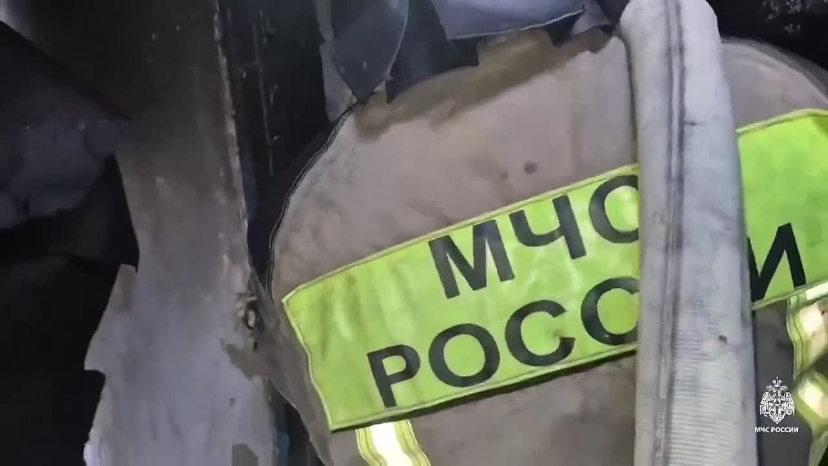 Пожарные Курганинска ликвидировали возгорание в летней кухне