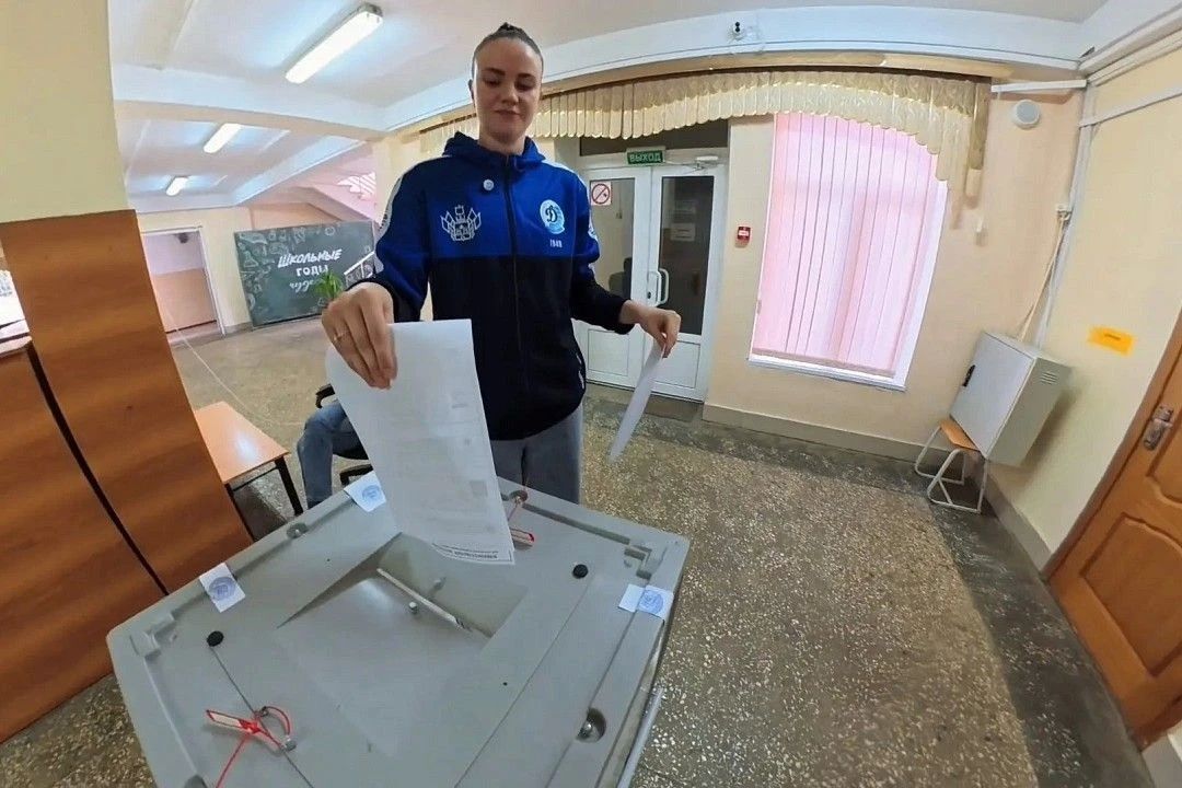 Известные спортсмены проголосовали на выборах в Краснодаре Известные спортсмены проголосовали на выборах в Краснодаре