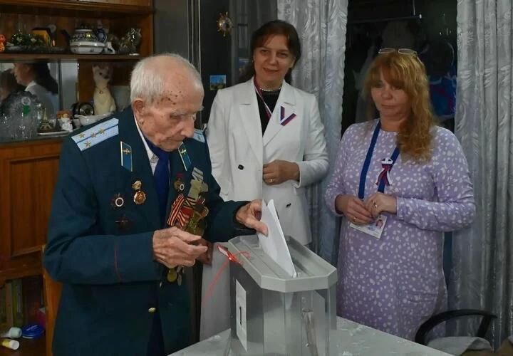 Почетный гражданин Сочи и ветеран Великой Отечественной войны проголосовал на выборах