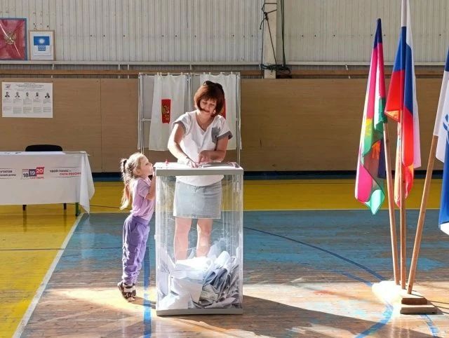 Жители Геленджика голосуют семьями Жители Геленджика голосуют семьями