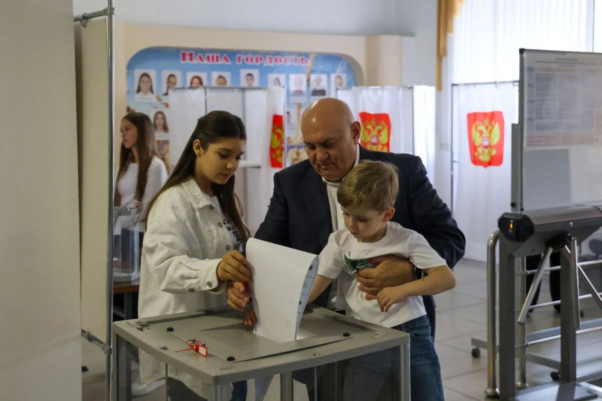 ДЖАМБУЛАТ ХАТУОВ ПРИНЯЛ УЧАСТИЕ В ВЫБОРАХ ДЕПУТАТОВ ГОСДУМЫ ДЖАМБУЛАТ ХАТУОВ ПРИНЯЛ УЧАСТИЕ В ВЫБОРАХ ДЕПУТАТОВ ГОСДУМЫ