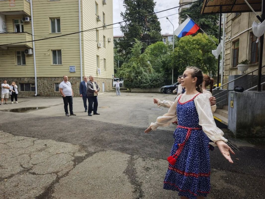 Константин Затулин проголосовал на выборах в Государственную Думу России Константин Затулин проголосовал на выборах в Государственную Думу России