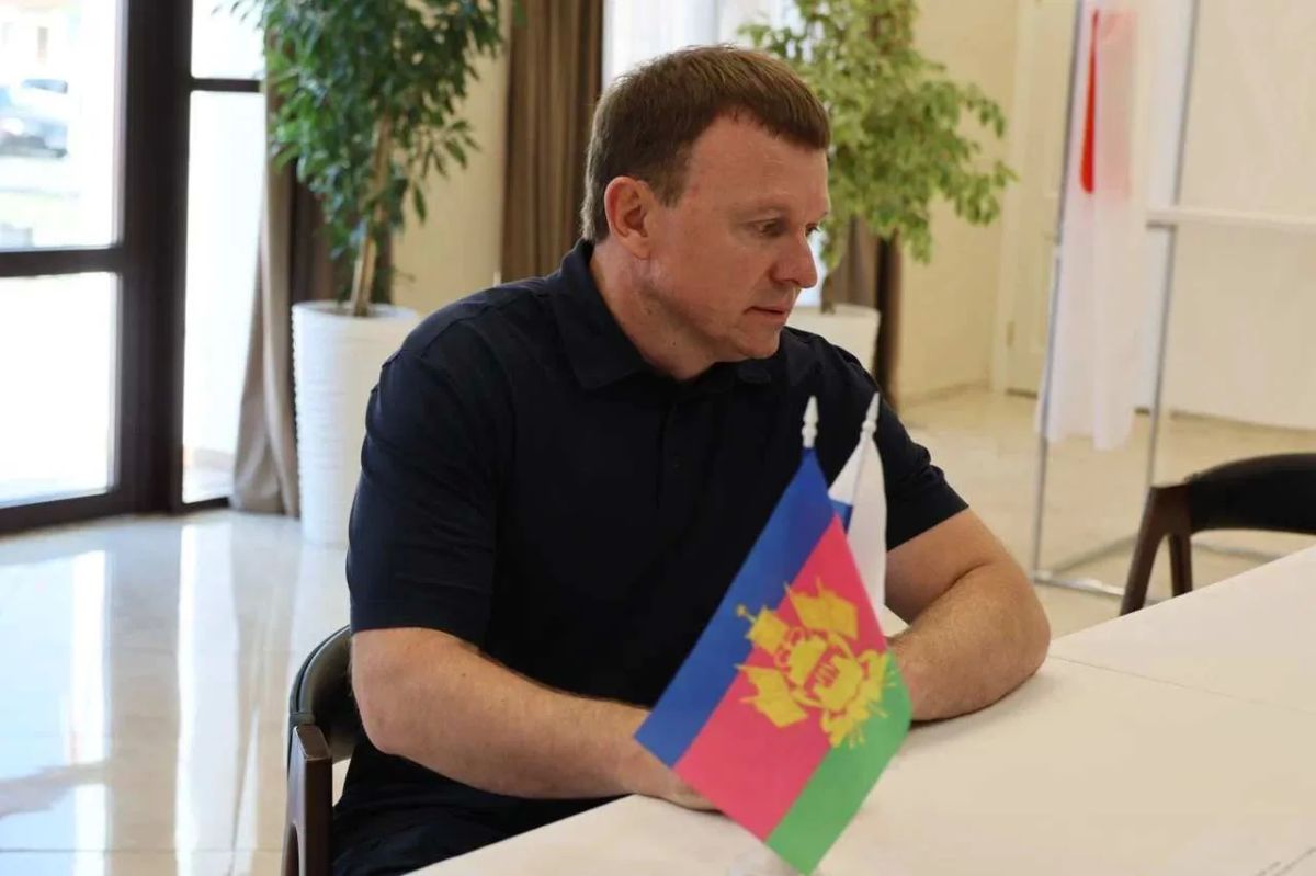 Заместитель губернатора Краснодарского края Евгений Пергун проголосовал на выборах депутатов Государственной Думы Заместитель губернатора Краснодарского края Евгений Пергун проголосовал на выборах депутатов Государственной Думы