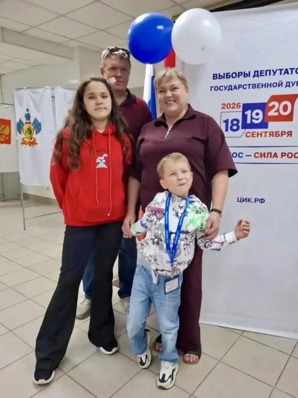 День кубанской семьи совпал с третьим днем голосования: избиратели приходят на участки семьями День кубанской семьи совпал с третьим днем голосования: избиратели приходят на участки семьями