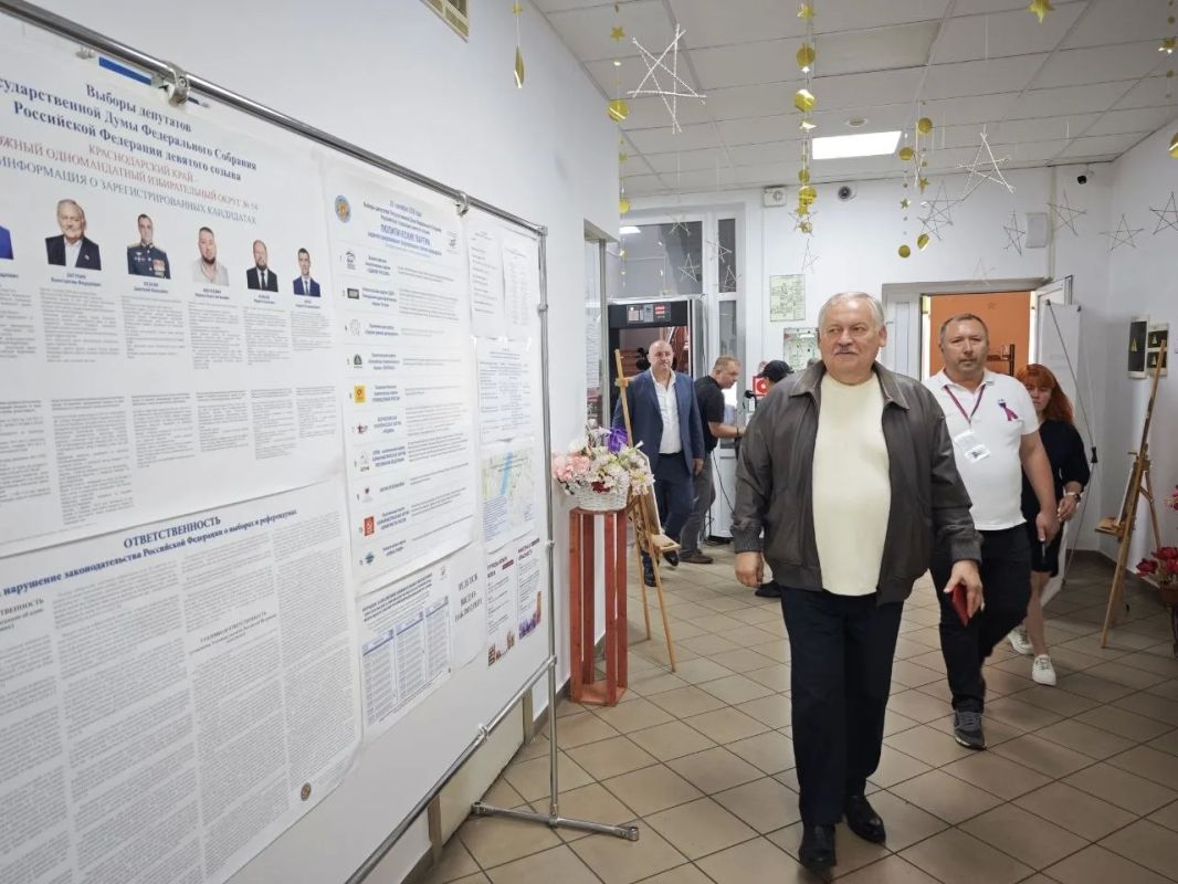 Константин Затулин проголосовал на выборах в Государственную Думу России Константин Затулин проголосовал на выборах в Государственную Думу России