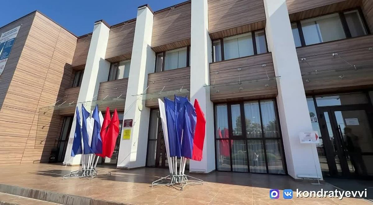 Губернатор Краснодарского края Вениамин Кондратьев вместе с супругой принял участие в голосовании на выборах депутатов Государственной Думы девятого созыва
