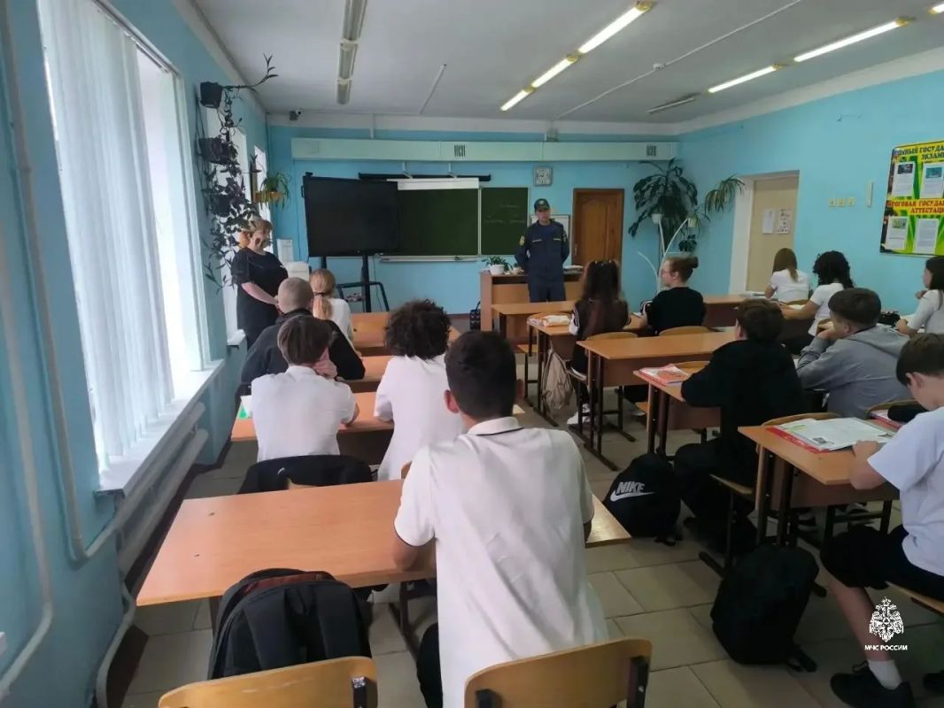 Урок мужества и безопасности: как огнеборцы учат школьников побеждать огонь Урок мужества и безопасности: как огнеборцы учат школьников побеждать огонь