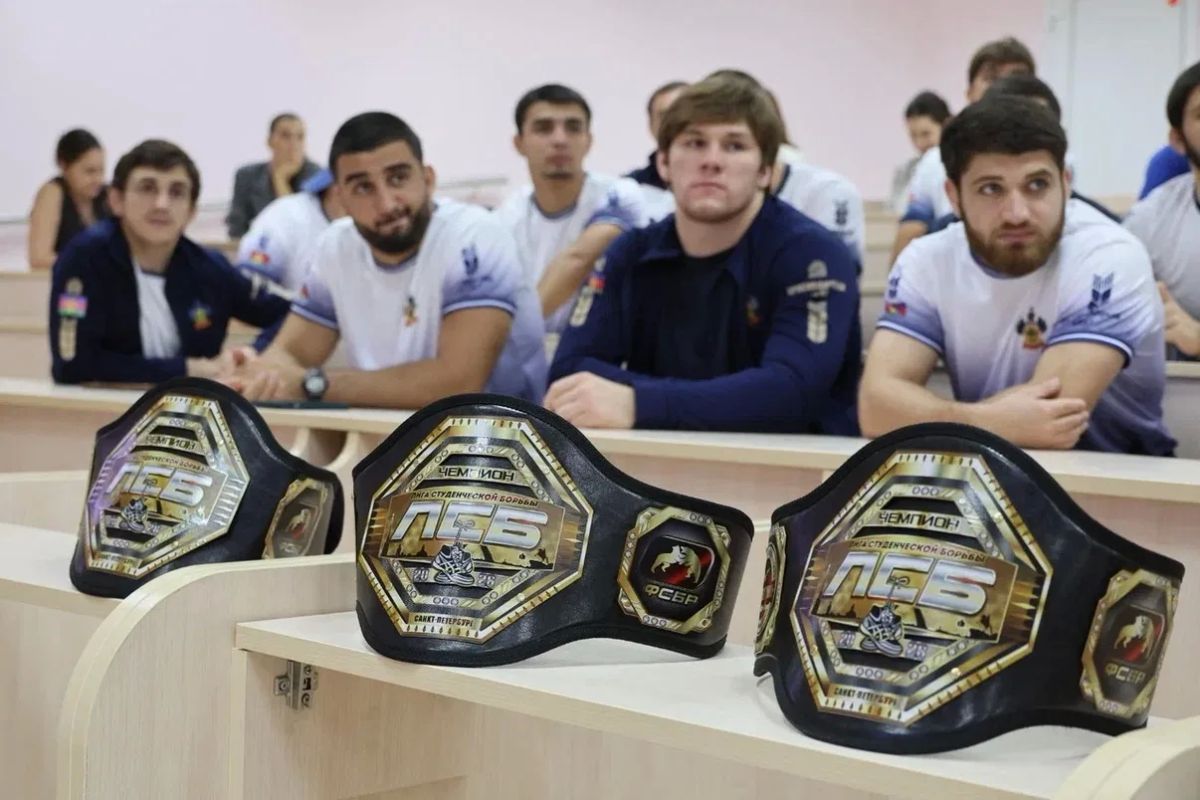 Губернатор Краснодарского края поздравил чемпионов десятой Всероссийской летней универсиады Губернатор Краснодарского края поздравил чемпионов десятой Всероссийской летней универсиады