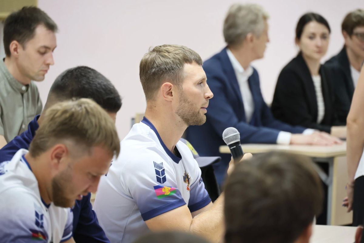 Вениамин Кондратьев встретился с победителями X Всероссийской летней универсиады Вениамин Кондратьев встретился с победителями X Всероссийской летней универсиады