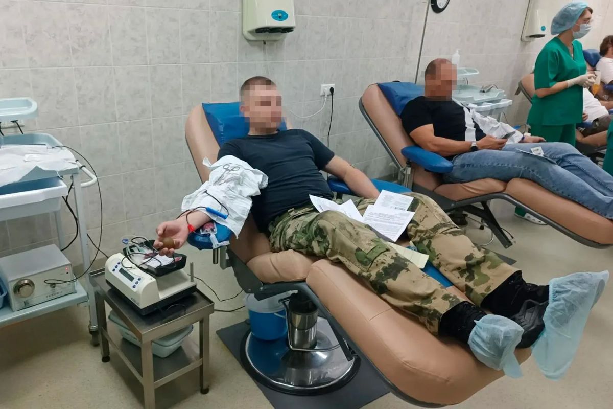 Сотрудники ОМОН стали донорами крови в Краснодаре Сотрудники ОМОН стали донорами крови в Краснодаре