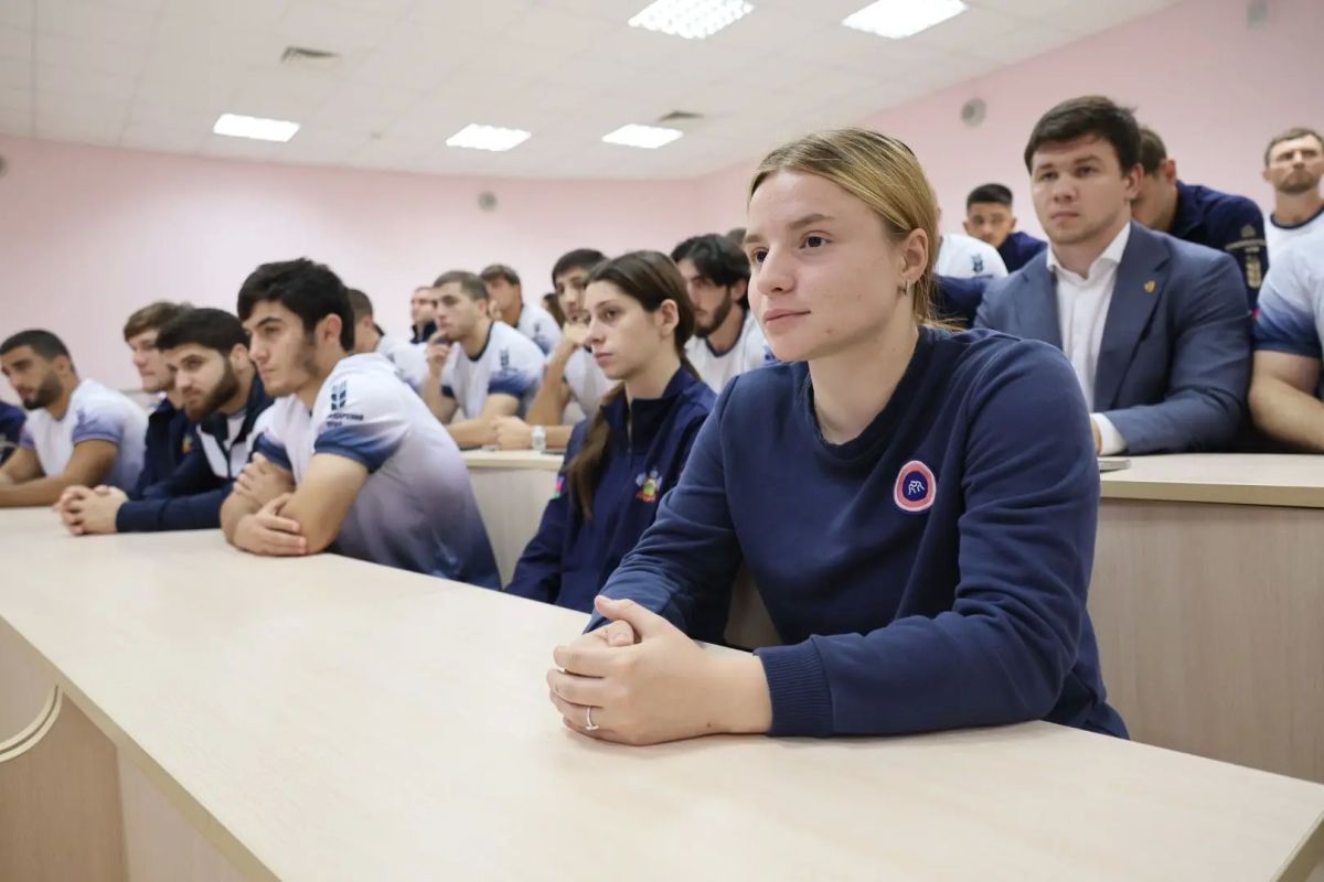 Вениамин Кондратьев: Поздравил победителей Всероссийской летней универсиады Вениамин Кондратьев: Поздравил победителей Всероссийской летней универсиады