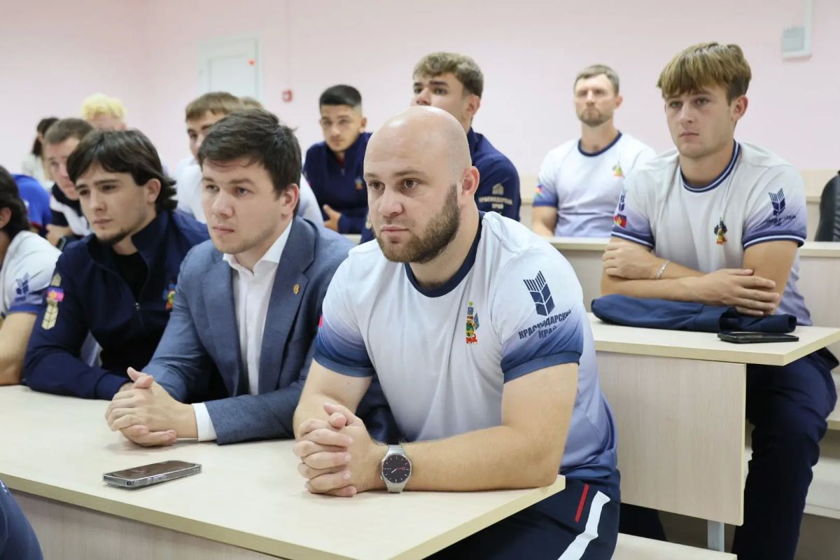Вениамин Кондратьев: Поздравил победителей Всероссийской летней универсиады Вениамин Кондратьев: Поздравил победителей Всероссийской летней универсиады