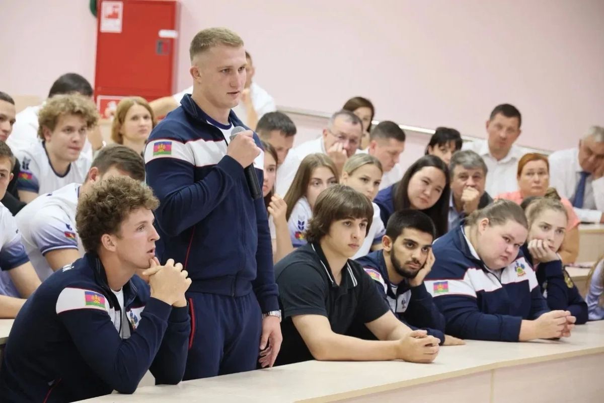 Губернатор Краснодарского края поздравил чемпионов десятой Всероссийской летней универсиады Губернатор Краснодарского края поздравил чемпионов десятой Всероссийской летней универсиады