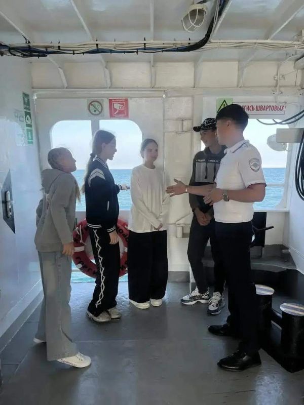 Транспортные полицейские Анапы организовали для учащихся школы «Эврика» познавательную морскую прогулку Транспортные полицейские Анапы организовали для учащихся школы «Эврика» познавательную морскую прогулку
