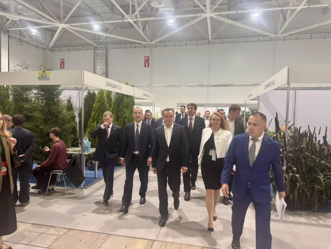 Вениамин Кондратьев посетил «Кубанскую ярмарку – 2026» Вениамин Кондратьев посетил «Кубанскую ярмарку – 2026»