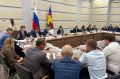 В рамках первого дня «Кубанской ярмарки» глава региона Вениамин Кондратьев провел встречу с фермерами, в ходе которой обсуждались проблемные вопросы малого агробизнеса
