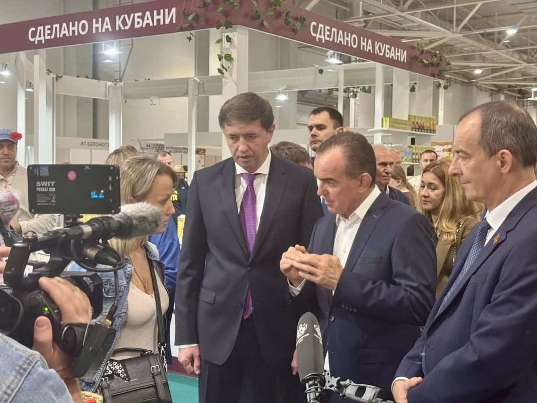 Вениамин Кондратьев посетил «Кубанскую ярмарку – 2026» Вениамин Кондратьев посетил «Кубанскую ярмарку – 2026»