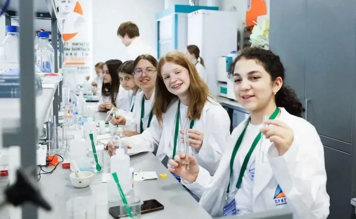В школах Кубани открыли профильные классы по новым направлениям В школах Кубани открыли профильные классы по новым направлениям