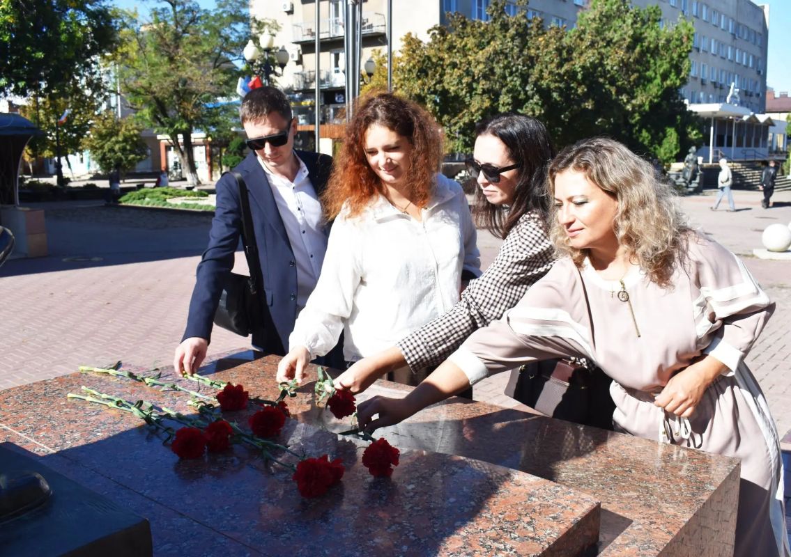 Сегодня, 25 сентября, исполняется 106 лет со дня рождения Сергея Фёдоровича Бондарчука - выдающегося деятеля советского и российского кинематографа Сегодня, 25 сентября, исполняется 106 лет со дня рождения Сергея Фёдоровича Бондарчука - выдающегося деятеля советского и российского кинематографа