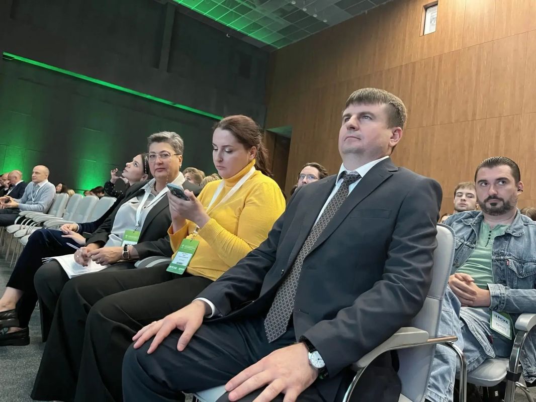 Руководитель департамента ветеринарии Краснодарского края Роман Кривонос Роман Кривонос представил Кубань на федеральном мероприятии по вопросам ветеринарной безопасности РФ Руководитель департамента ветеринарии Краснодарского края Роман Кривонос Роман Кривонос представил Кубань на федеральном мероприятии по вопросам ветеринарной безопасности РФ