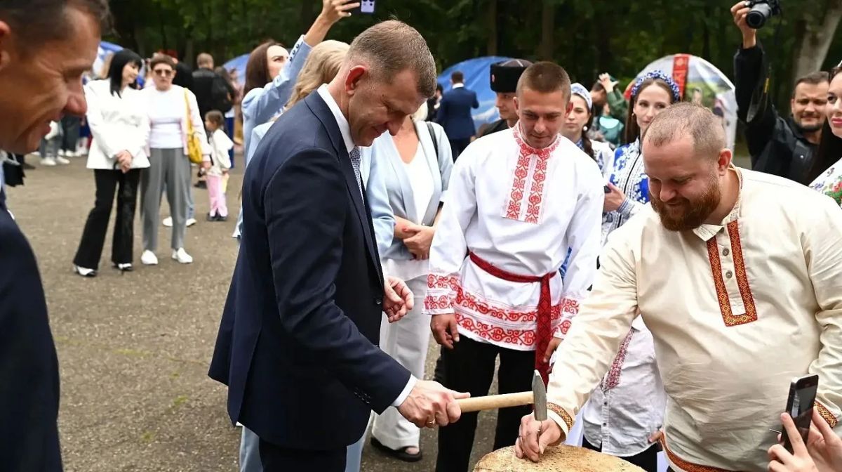 Евгений Наумов принял участие в празднике «Хоровод дружбы» в Краснодаре Евгений Наумов принял участие в празднике «Хоровод дружбы» в Краснодаре