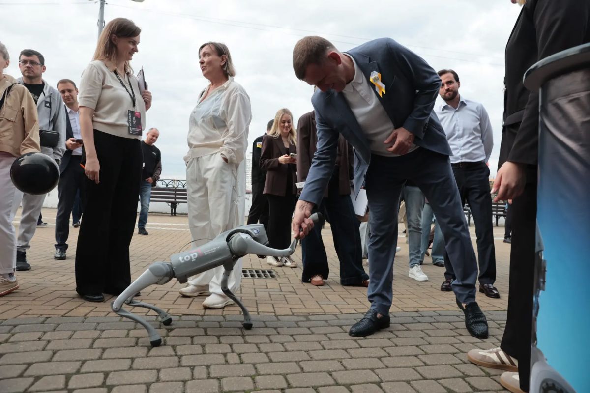 Евгений Наумов: Энергия, роботы и креативные идеи — всё это на молодёжном фестивале «КрасМолФест», который проходит у Дворца спорта «Олимп»