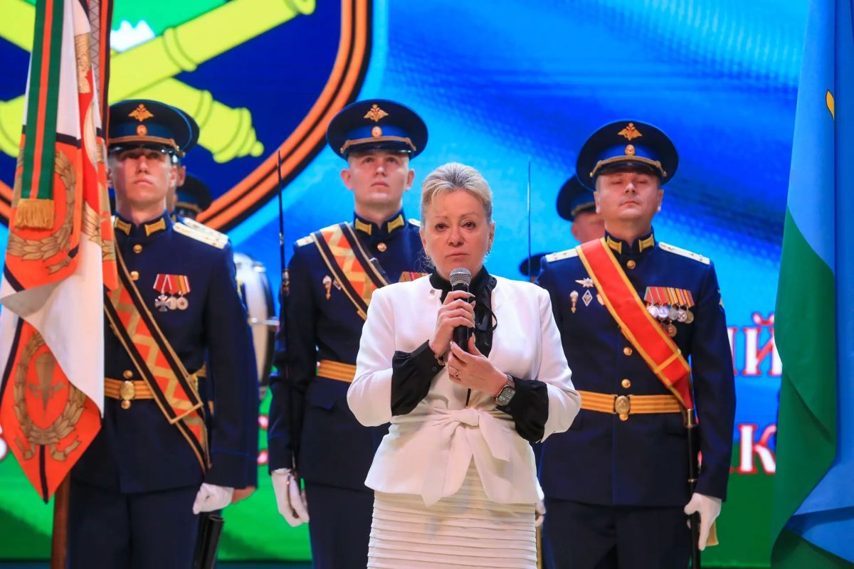 1141-й гвардейский артиллерийский ордена Кутузова полк награжден орденом Суворова 1141-й гвардейский артиллерийский ордена Кутузова полк награжден орденом Суворова